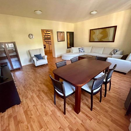 Huge Two Floor Apartment On The Park Colonnade With Free Parking For One Car, 160 Sqm Karlovy Vary Exterior photo