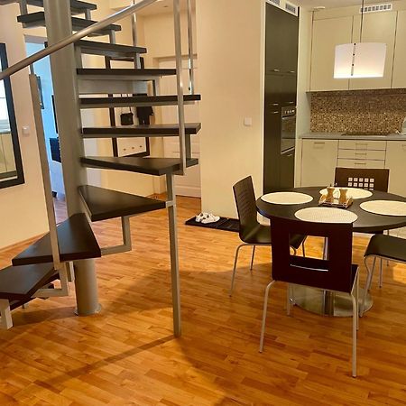 Huge Two Floor Apartment On The Park Colonnade With Free Parking For One Car, 160 Sqm Karlovy Vary Exterior photo