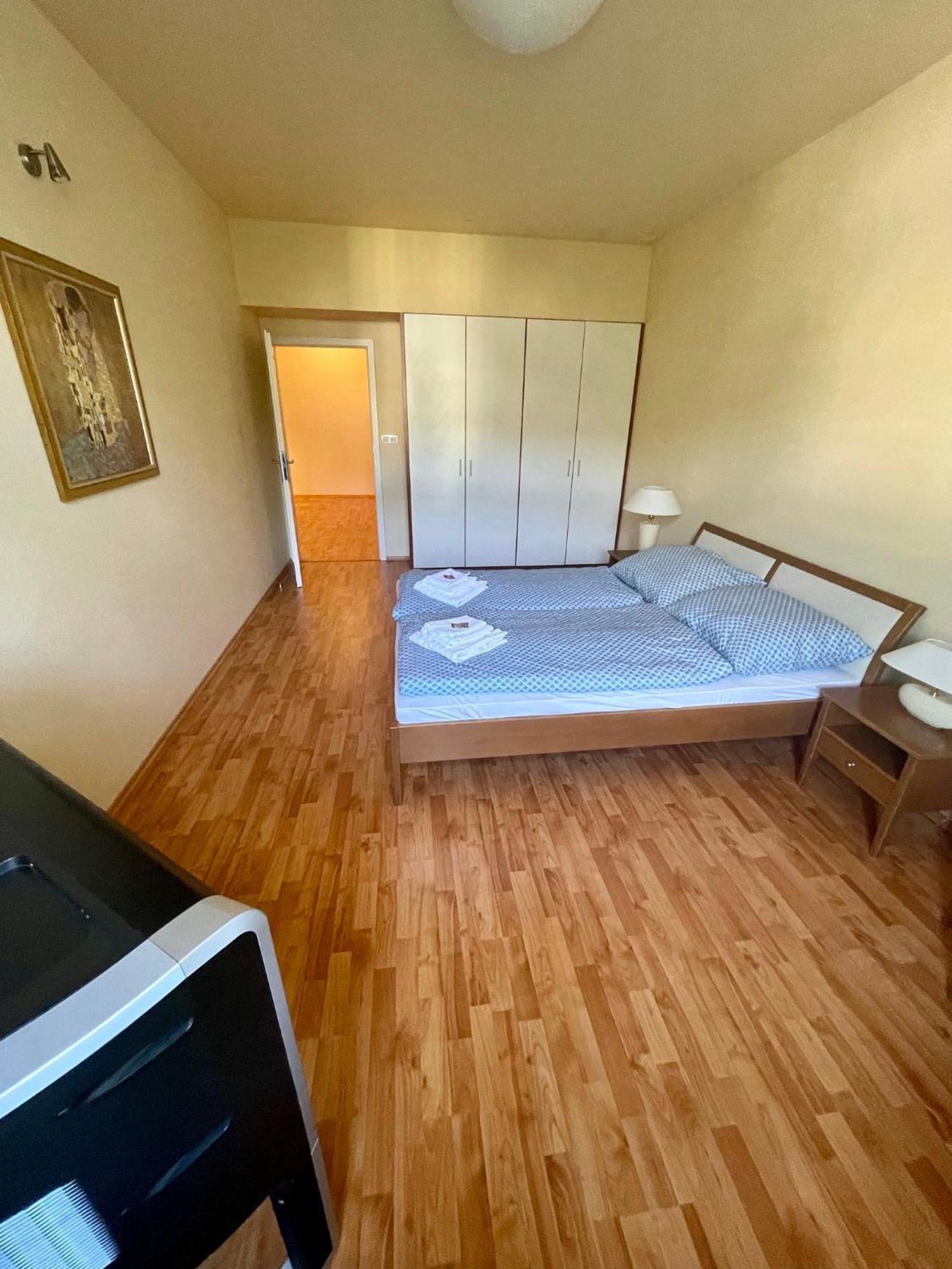 Huge Two Floor Apartment On The Park Colonnade With Free Parking For One Car, 160 Sqm Karlovy Vary Exterior photo