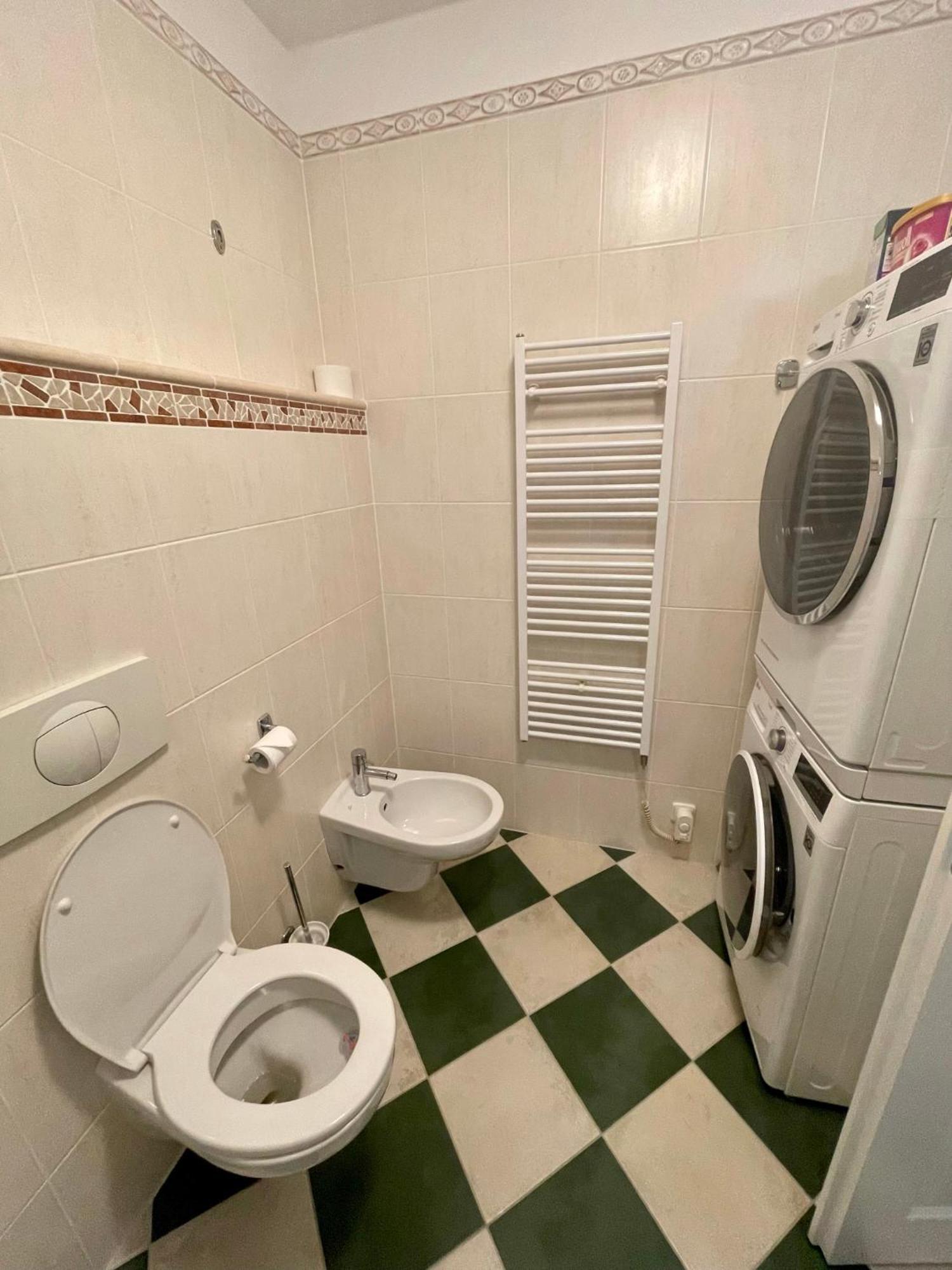 Huge Two Floor Apartment On The Park Colonnade With Free Parking For One Car, 160 Sqm Karlovy Vary Exterior photo