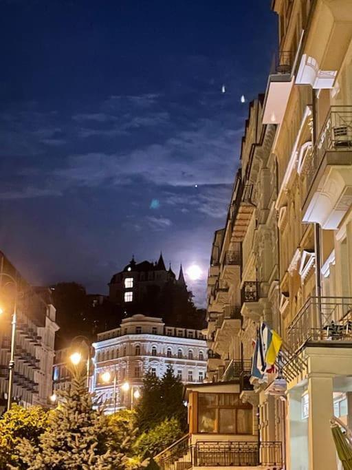 Huge Two Floor Apartment On The Park Colonnade With Free Parking For One Car, 160 Sqm Karlovy Vary Exterior photo